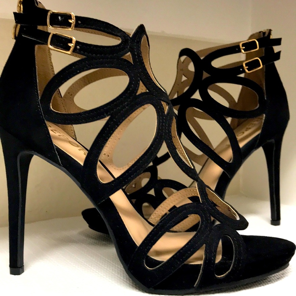 Report shoes